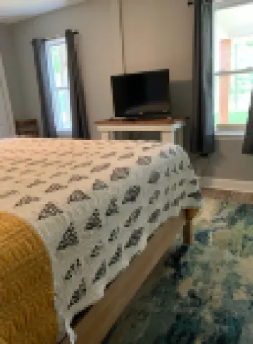 Cozy Cottage near the Dan River