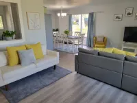 Bright, Modern Park Forest Home, 2.5m to Penn State! Breakfast included.