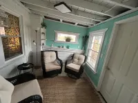 6 Block to oceanfront and in the center of the vibe district!