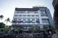 Noxx Residency Hotels near Nabanna Nazrul Sishu Udyan