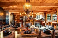 Secluded Luxury Chalet - Bespoke Finishes, Hot Tub, Decks, Firepits, and Grill