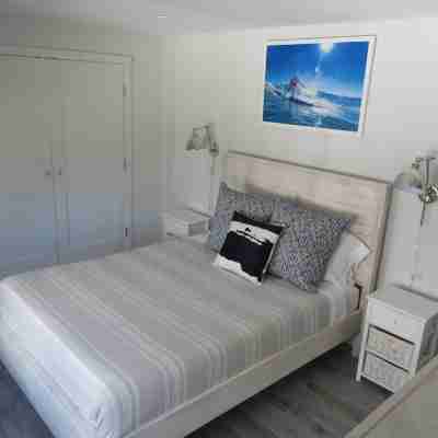 Brand new modern 2 bedroom apartment Rooms