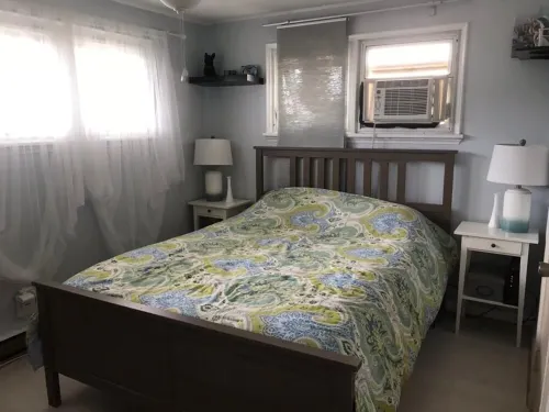 1 block from the beach . Ocean view cozy beach house . Backyard with fire pit . Hotels in Wildwood Crest