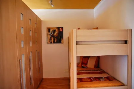 180-degree panoramic view, garage, internet, mountain railroads included