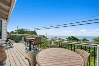 Easy Beach Access, Spacious Decks & Striking Ocean Views - Harris Beach Overlook