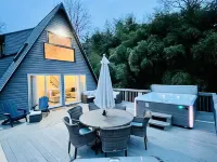 Riverfront🏕A-Frame/HOT TUB/Fire Pit! FAST Wifi