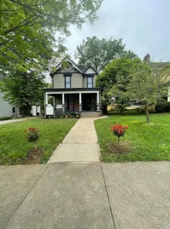 Parris on Main - Perfect for downtown Shelbyville, Bourbon Trail, and the Derby