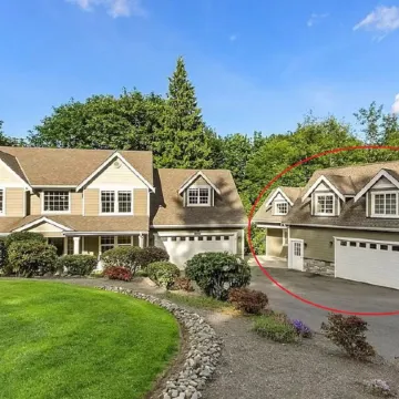 Cozy 2 Bedroom 1 Bath Apartment