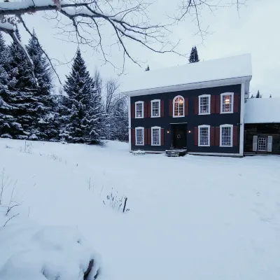 Basil Brook: Colonial-Chic House - near Jay Peak!
