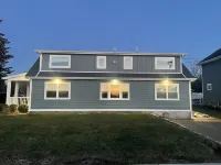 Cozy newly Renovated Beach House walking distance to beach and restaurants. 피셔맨스 코브 보호관리지구 주변 호텔