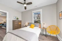 Hot tub, Quiet 3 Bedroom, Close to Downtown, WFH Hotels in Wheat Ridge