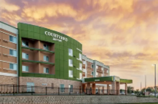 คอร์ทยาร์ดบายแมริออท อาร์ดมอร์ โรงแรมในอาร์ดมอร์