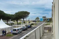 Duplex au Bord de mer Hotel dekat Atlantic Surf Academy