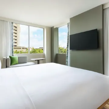 AC Hotel Honolulu Отели рядом с достопримечательностью «Айолани Палас»