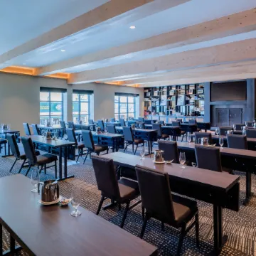 The Cloudveil, Autograph Collection