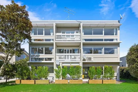 Stay Mission Bay Отели рядом с достопримечательностью «St. Helier's Bay, Auckland»