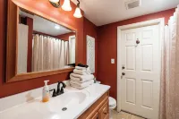 Newly renovated Carriage House, on lovely property near Intercourse, PA