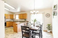 Charming 3-bedroom house in Twin Falls with King beds, BBQ grill