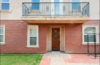 KING BED 6 Bed 2.5 Bath Huge Home with Private Garage, Washer/Dryer Hotels near San Gabriel Community Church