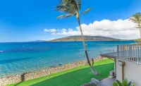 The Maui Moon Oceanfront Condo- Perfect for couples!