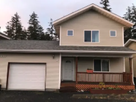 3 Bed 2.5 Bath House & Save 75 Dollars on Rental Car, May - June 2026 Hotels in Kodiak Island