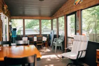 Beautiful Home on Lake Washington - Pontoon Included with Rental!