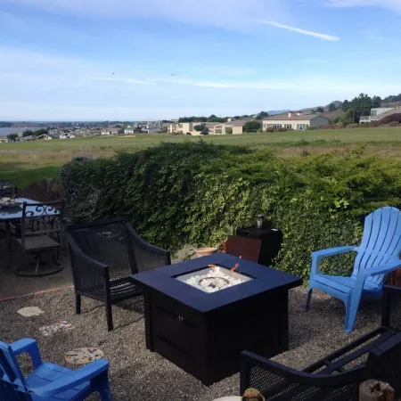 Pure Serenity at Harbour Sounds- open and airy.  A quick walk to the beach