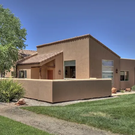 Quiet & Spacious Rim Village Townhome, Views, 2 King Beds, Community Pool/Spa