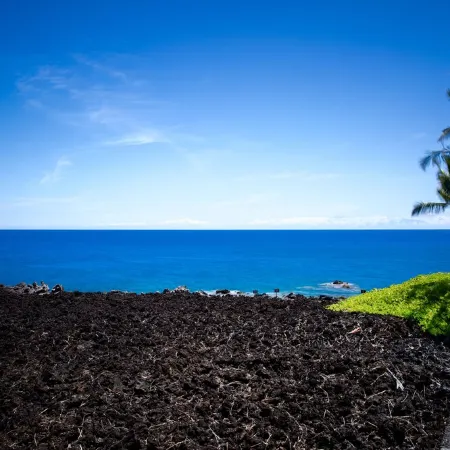 Summer DiscountsLuxurious Oceanfront Unit – Stunning Views & Top-Floor Living!