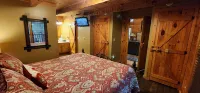 Lovesong #9- Charming & Clean Log Cabin!!