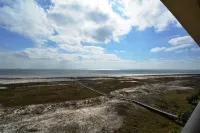 Best Seat in the House! Fall Rates, No Crowds, Rent A Golf Cart, Walk the Beach. - วิว