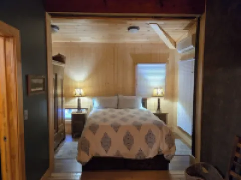 Spacious Rush Lake Home -Spacious, 2 Docks/1 Lift