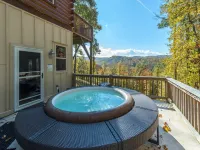 Swiss Pine Lodge, Hot Tub+Fire-Pit, Grill, Mtn View, Game Room, Scenic Vistas! Hotels in Mitchell County