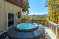Swiss Pine Lodge, Hot Tub+Fire-Pit, Grill, Mtn View, Game Room, Scenic Vistas!