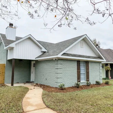 Suite Stella, a cozy 2-bed 2-bath home