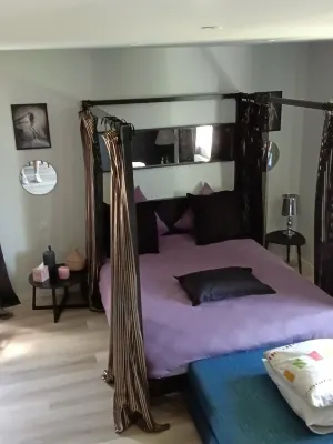 Love Spa Normandie 100 m2 private space with sauna and jacuzzi, Hotels in Saint-Pois