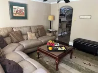 The Derby House ~ King Suite Near Downtown Hot Springs