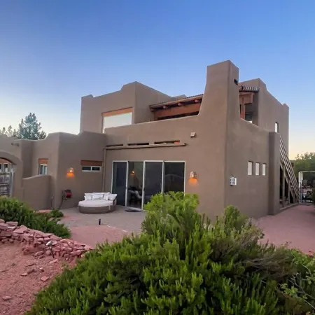 Awe-inspiring setting, private heated pool/spa, just close enough to the action
