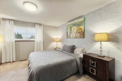 8 Bed Exec Lux Stay w/Marine Views Các khách sạn gần Federal Way Community Center