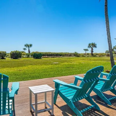 Tropical Vibe! Dog Friendly New Beds New Kitchen