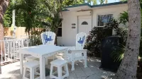 Keys Kottage: Bayside Villa W/ Free Onsite Boat Ramp Marina & Trailer Parking.