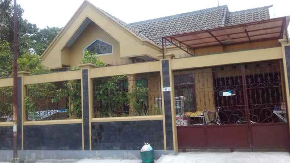 Budget Room in Solo Baru (Kamar Khusus Wanita)