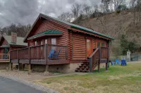 Pigeon Forge Studio Cabin