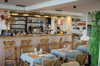 Beau Rivage Hôtel-Restaurant Hotels in Saint-Aubin-sur-Mer
