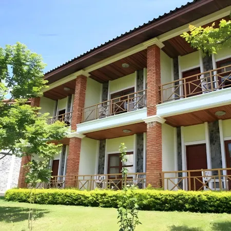 Vansana Plain of Jars Hotel Отели в г. Пхонсаван