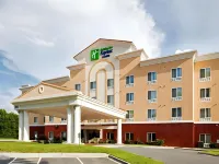 Holiday Inn Express & Suites Charlotte  호텔