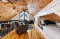 Story Book Cabin with Mountain Views, Game Cave, Hot Tub and Close to Downtown