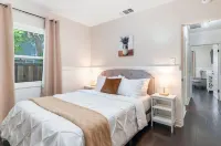 *Family Getaways* Charming Pool Home by Downtown