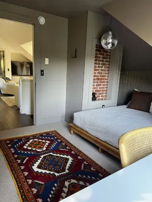 Charming 2-Bedroom Back Cove Retreat