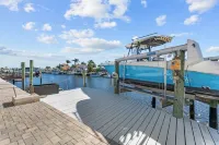 4 Bedroom Waterfront Pool Home near charming downtown New Port Richey